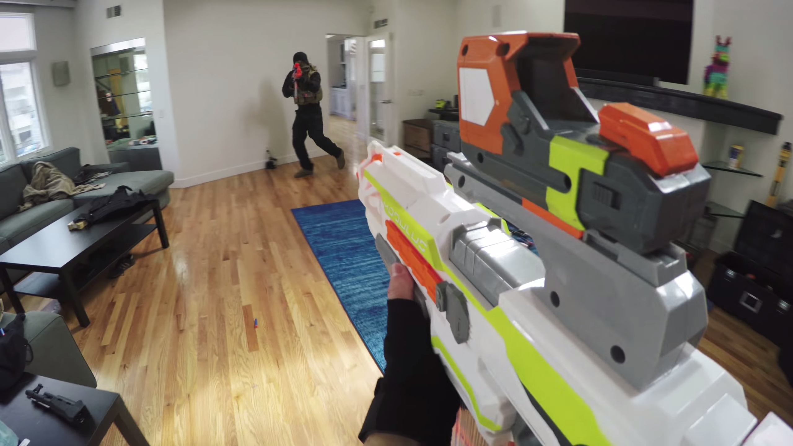 Nerfがめっちゃ遊びたくなる一人称視点で戦うムービー Block Fm