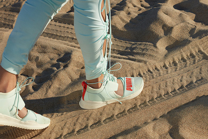 スニーカーとサンダルのハイブリッド Fenty Puma By Rihannaの新作が気になる Block Fm