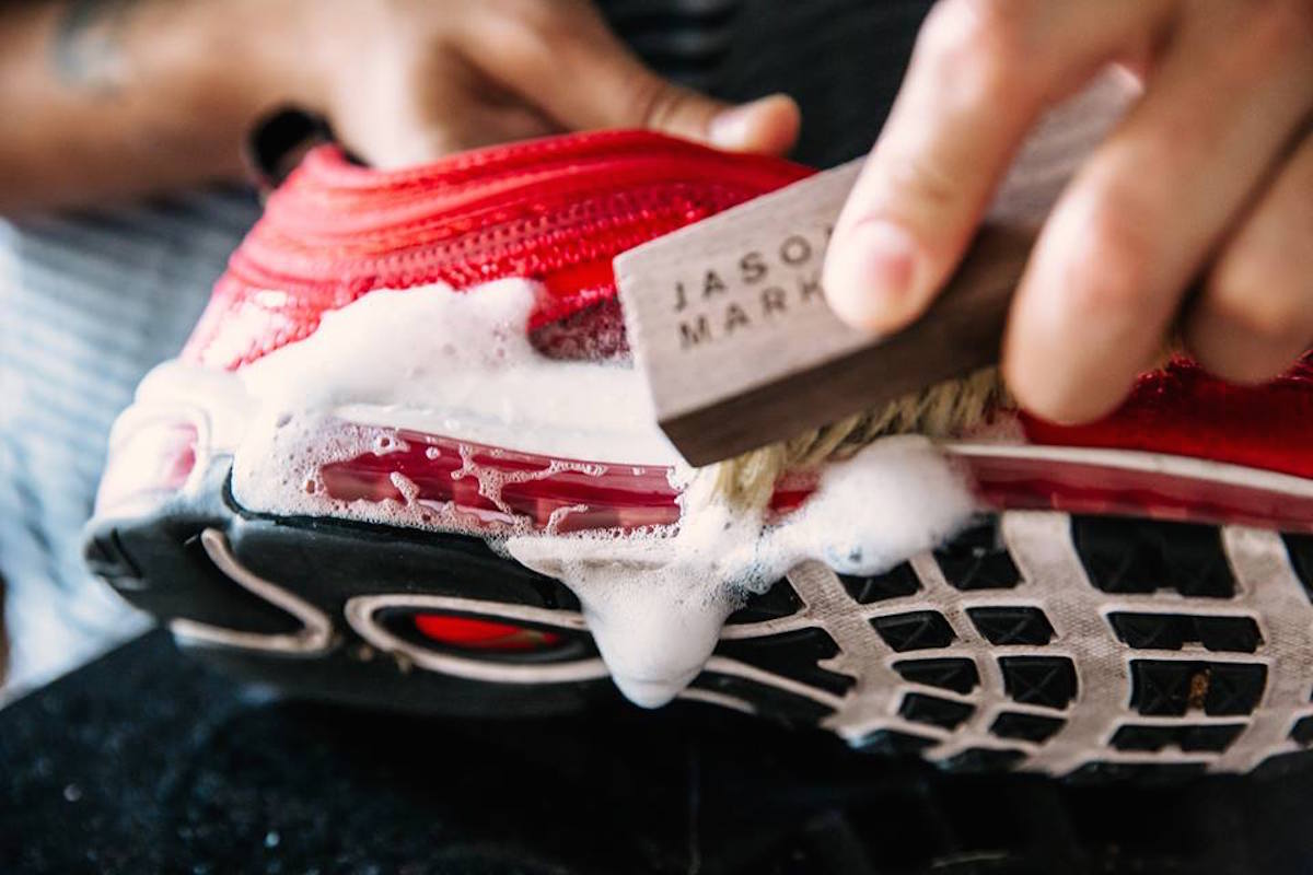 いつまでもピカピカに スニーカークリーナー シャンプーを活用して お気に入りのシューズを綺麗にしよう Block Fm