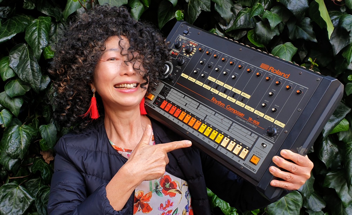 TR-808」をモチーフにした児童書『エイト・オー・エイト』の刊行